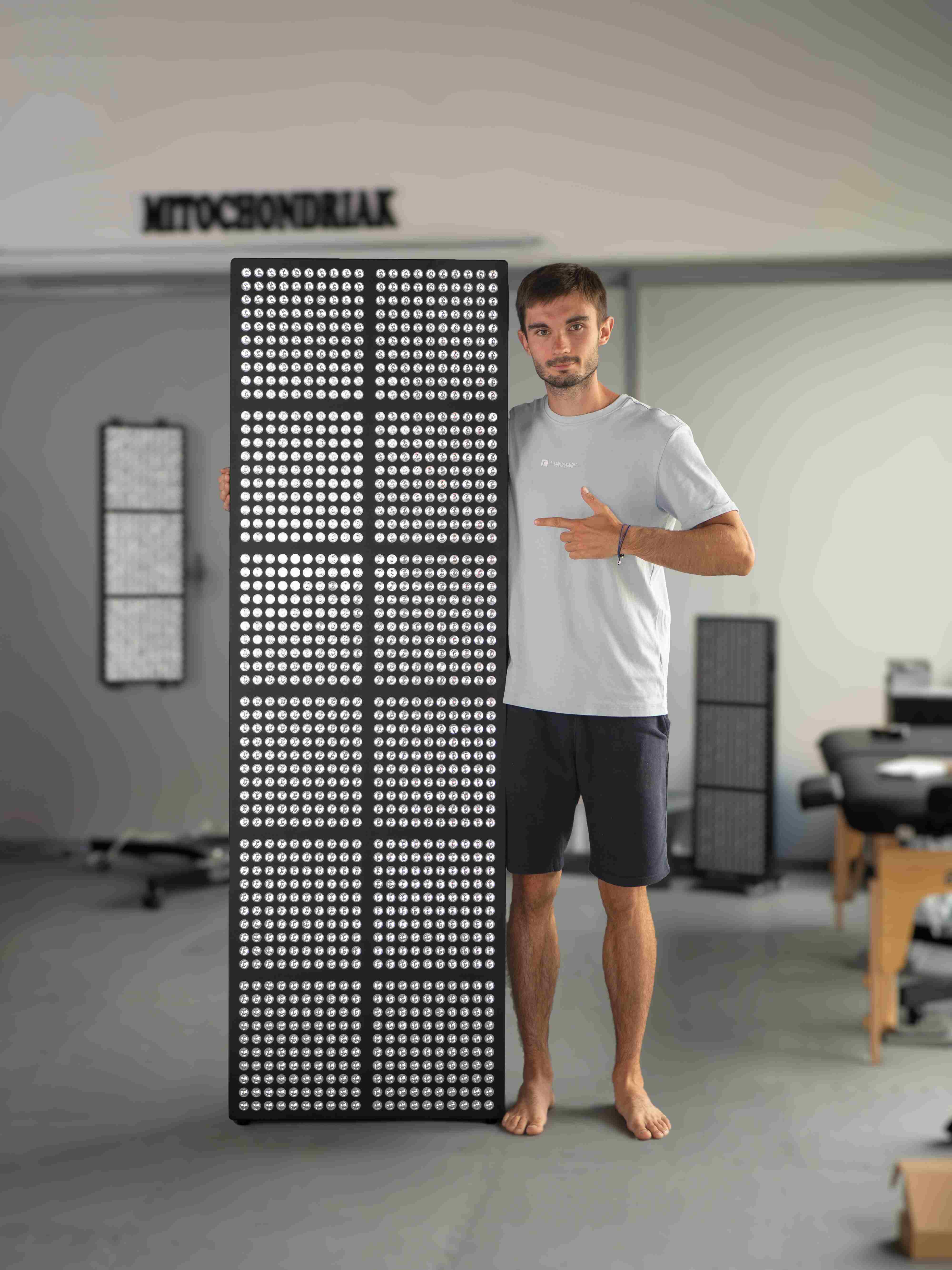 Mitochondriak - red, nir and UV light therapy devices, blue light blocking glasses and indoor lightning solutions